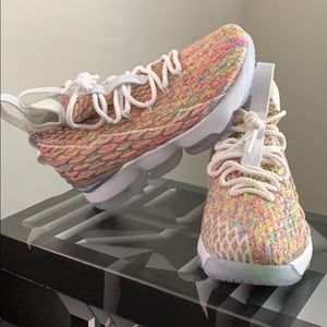 Nike lebron 15 XV a fruity Pebbles